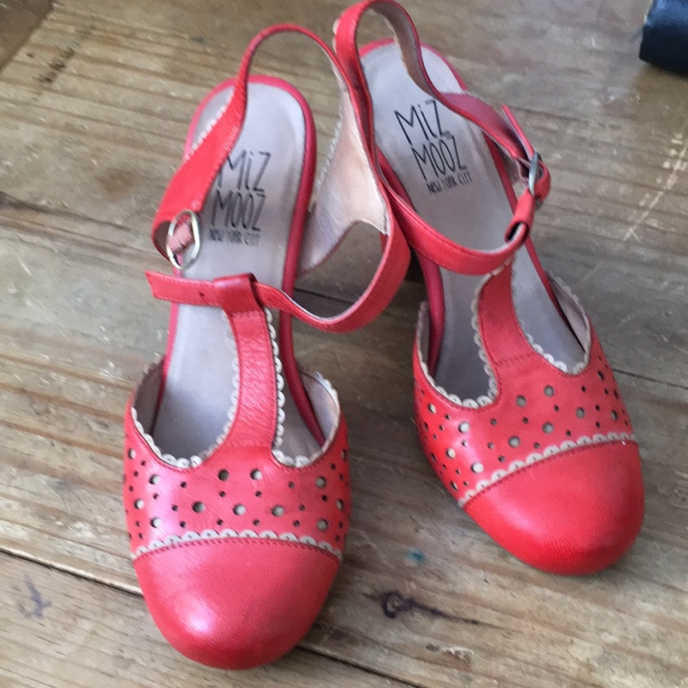 Red high heel 👠 shoes